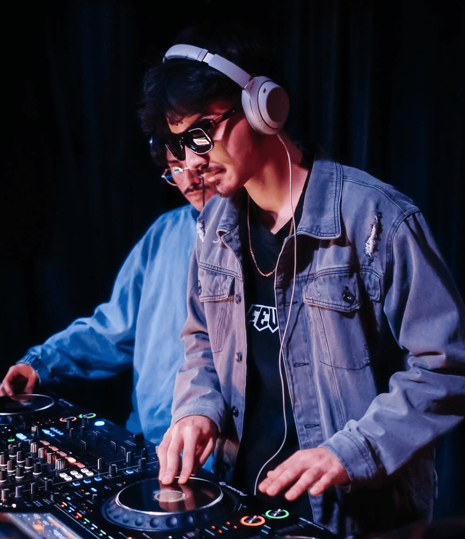 Select Market mob dj